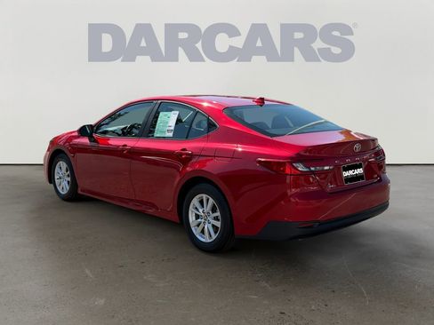 Used 2025 Toyota Camry LE FWD image 5