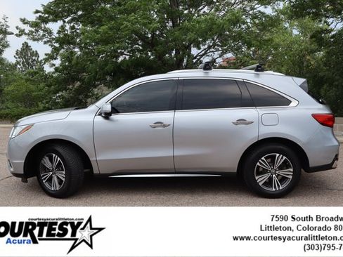 Used 2017 Acura MDX SH-AWD image 3