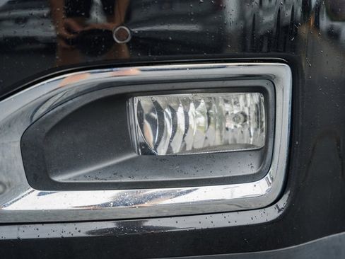 Used 2018 GMC Yukon Denali image 14