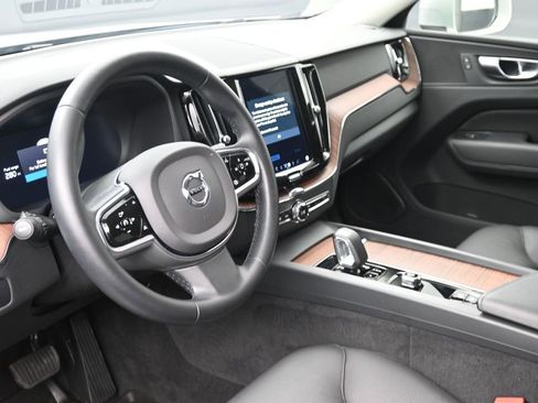 Used 2023 Volvo XC60 B5 Plus w/ Climate Package image 10