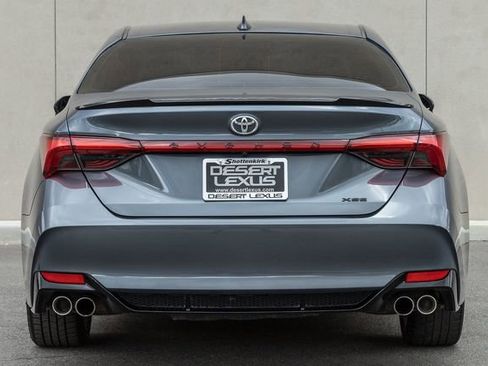 Used 2019 Toyota Avalon XSE image 4