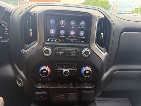 Used 2022 GMC Sierra 2500 Denali AWD/4WD image 13