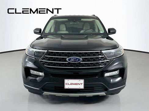 Certified 2022 Ford Explorer XLT w/ Equipment Group 202A AWD/4WD image 3