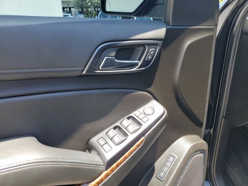 Used 2019 Chevrolet Tahoe Premier w/ RST 6.2L Performance Edition RWD image 10