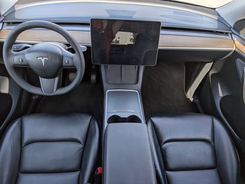 Used 2023 Tesla Model Y 2WD image 16