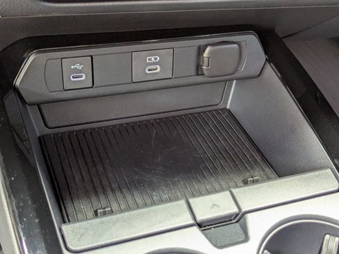 Used 2024 Toyota Prius Limited FWD image 27