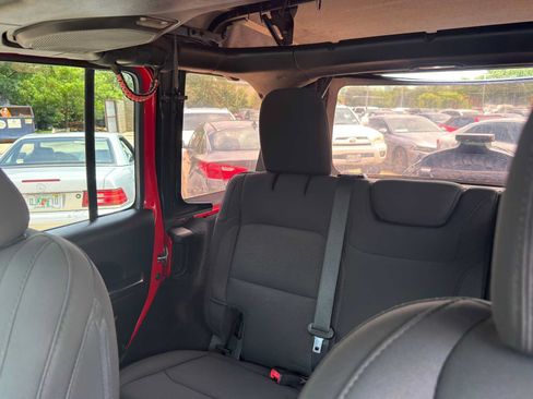 Used 2020 Jeep Wrangler Unlimited Sport AWD/4WD image 13