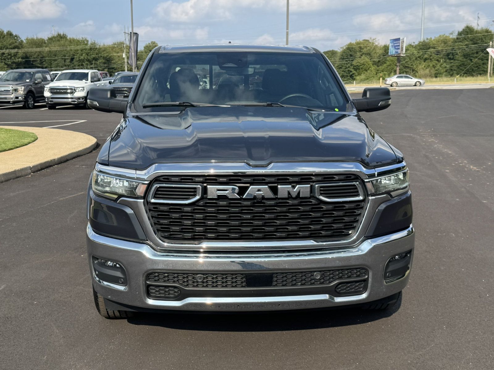 Used 2025 RAM 1500 Big Horn AWD/4WD image 2