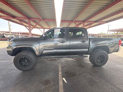 Used 2016 Toyota Tacoma SR5 w/ Towing Package RWD image 4