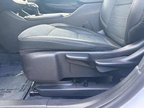Used 2025 Buick Envista Preferred FWD image 16