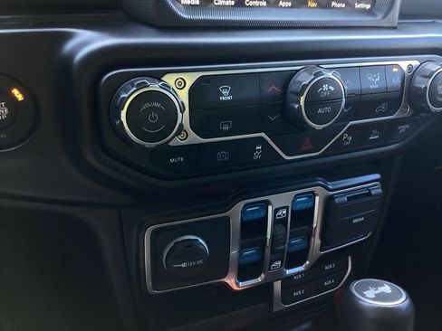 Used 2021 Jeep Wrangler Unlimited Sahara w/ Safety Group AWD/4WD image 15