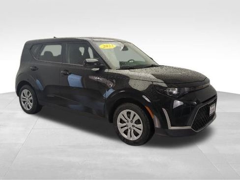 Used 2023 Kia Soul LX image 9