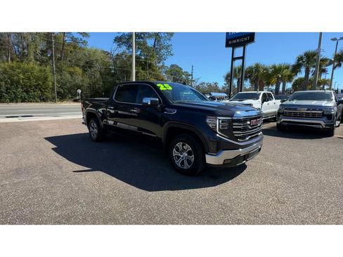 Certified 2025 GMC Sierra 1500 SLT image 8