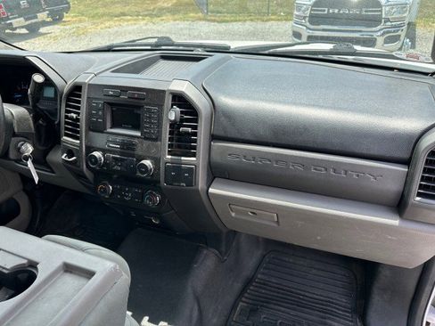 Used 2019 Ford F250 XL w/ Power Equipment Group RWD image 30