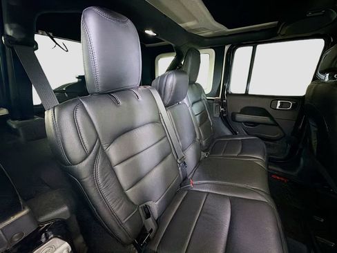 Used 2020 Jeep Wrangler Unlimited Sahara AWD/4WD image 25
