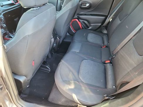 Used 2018 Jeep Renegade Trailhawk w/ Cold Weather Group II image 8