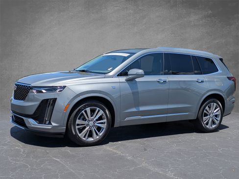 Used 2023 Cadillac XT6 Premium Luxury FWD image 2