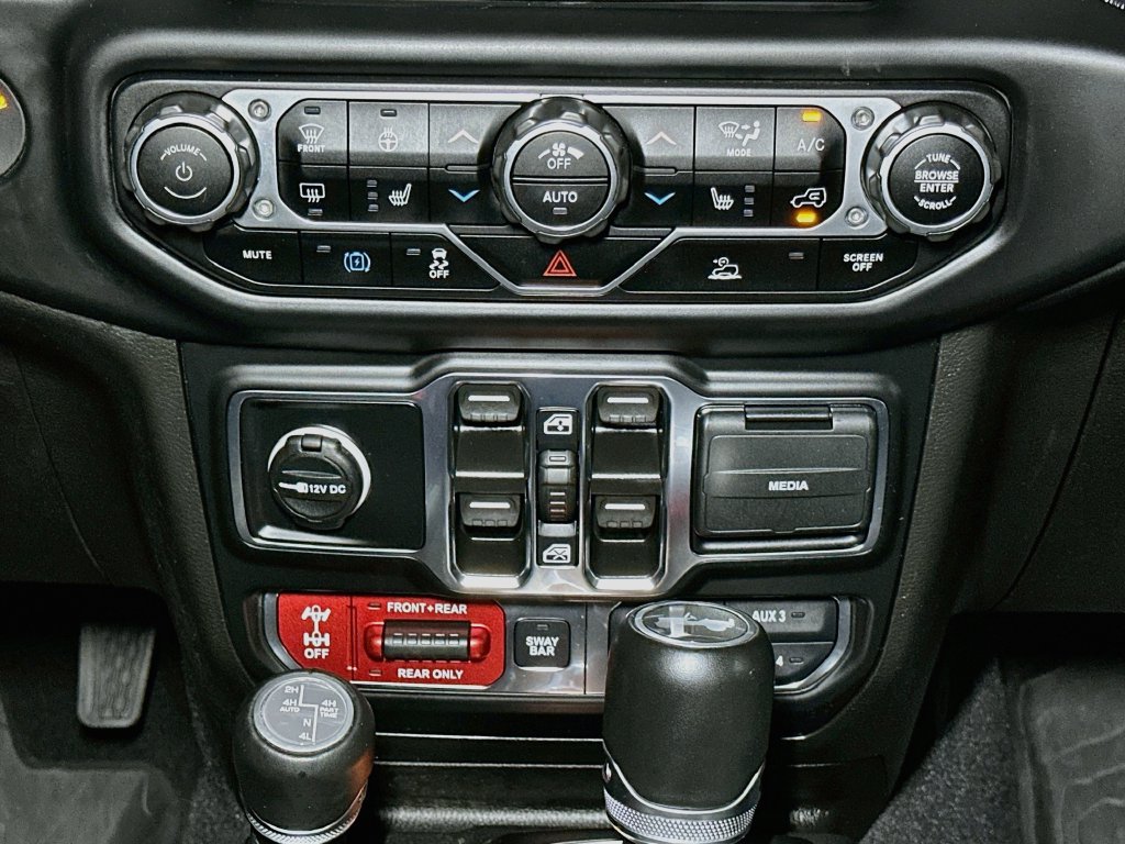 Certified 2023 Jeep Wrangler Unlimited Rubicon 4xe w/ Cold Weather Group AWD/4WD image 13