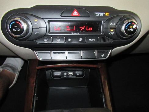 Used 2016 Kia Sorento EX w/ EX Premium Package image 16