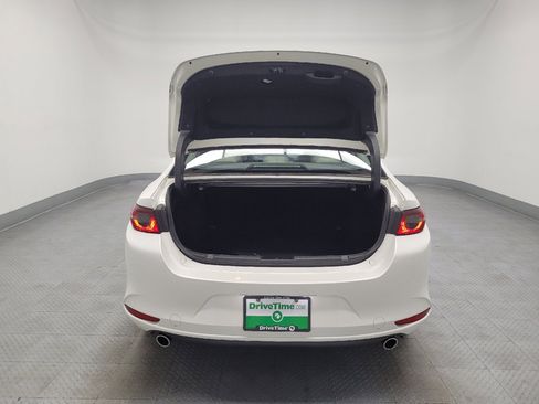 Used 2019 MAZDA MAZDA3 Sedan w/ Preferred Package image 29