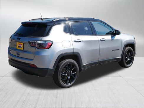 Certified 2023 Jeep Compass Latitude w/ Convenience Group AWD/4WD image 7