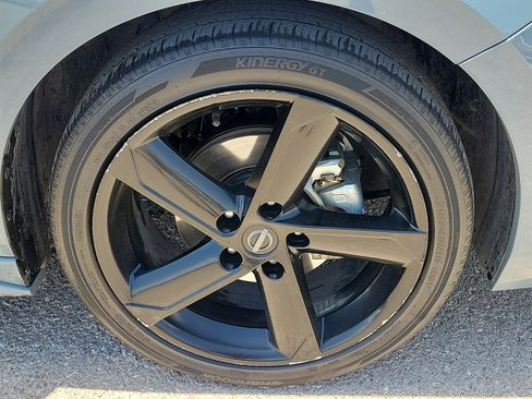 Used 2024 Nissan Sentra SR w/ Lighting Package FWD image 7
