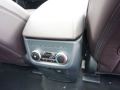 New 2026 Ford Explorer Platinum image 19