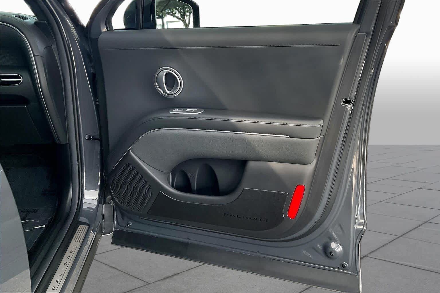 Certified 2026 Hyundai Palisade Calligraphy FWD image 23