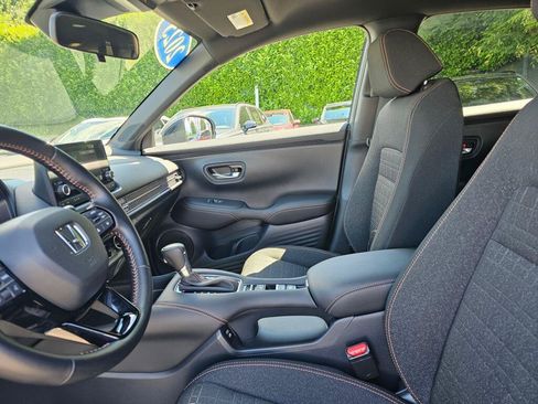 Certified 2025 Honda HR-V Sport image 31