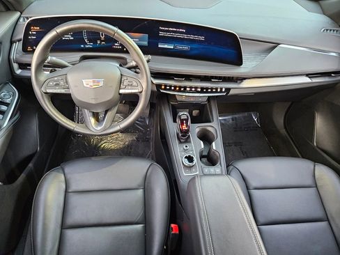 Used 2025 Cadillac XT4 Premium Luxury image 13