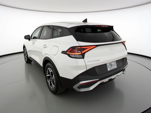 Used 2025 Kia Sportage LX image 6