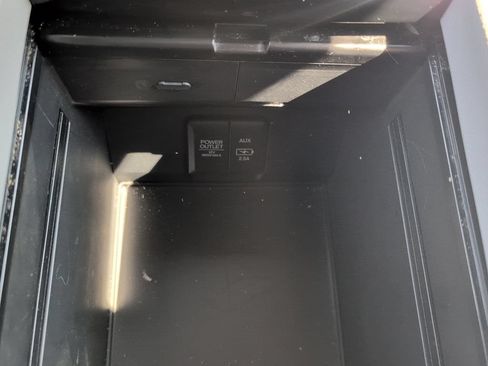 Used 2021 Honda Pilot Touring image 29
