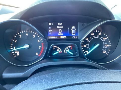 Used 2019 Ford Escape SE image 28