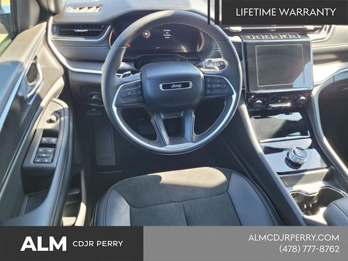 New 2025 Jeep Grand Cherokee L Altitude AWD/4WD image 8