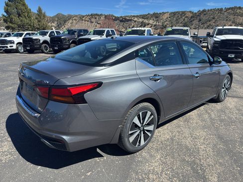 Used 2019 Nissan Altima 2.5 SV image 7