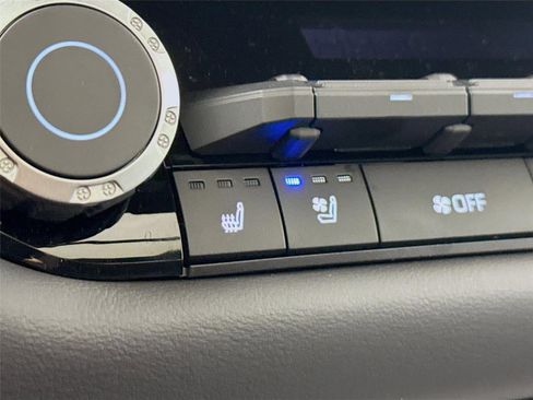 New 2025 Toyota Tundra Platinum image 35