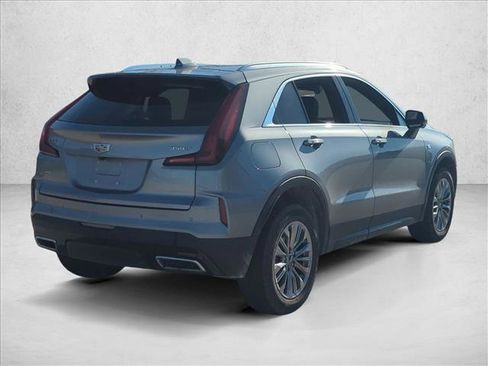 Used 2025 Cadillac XT4 Premium Luxury image 5