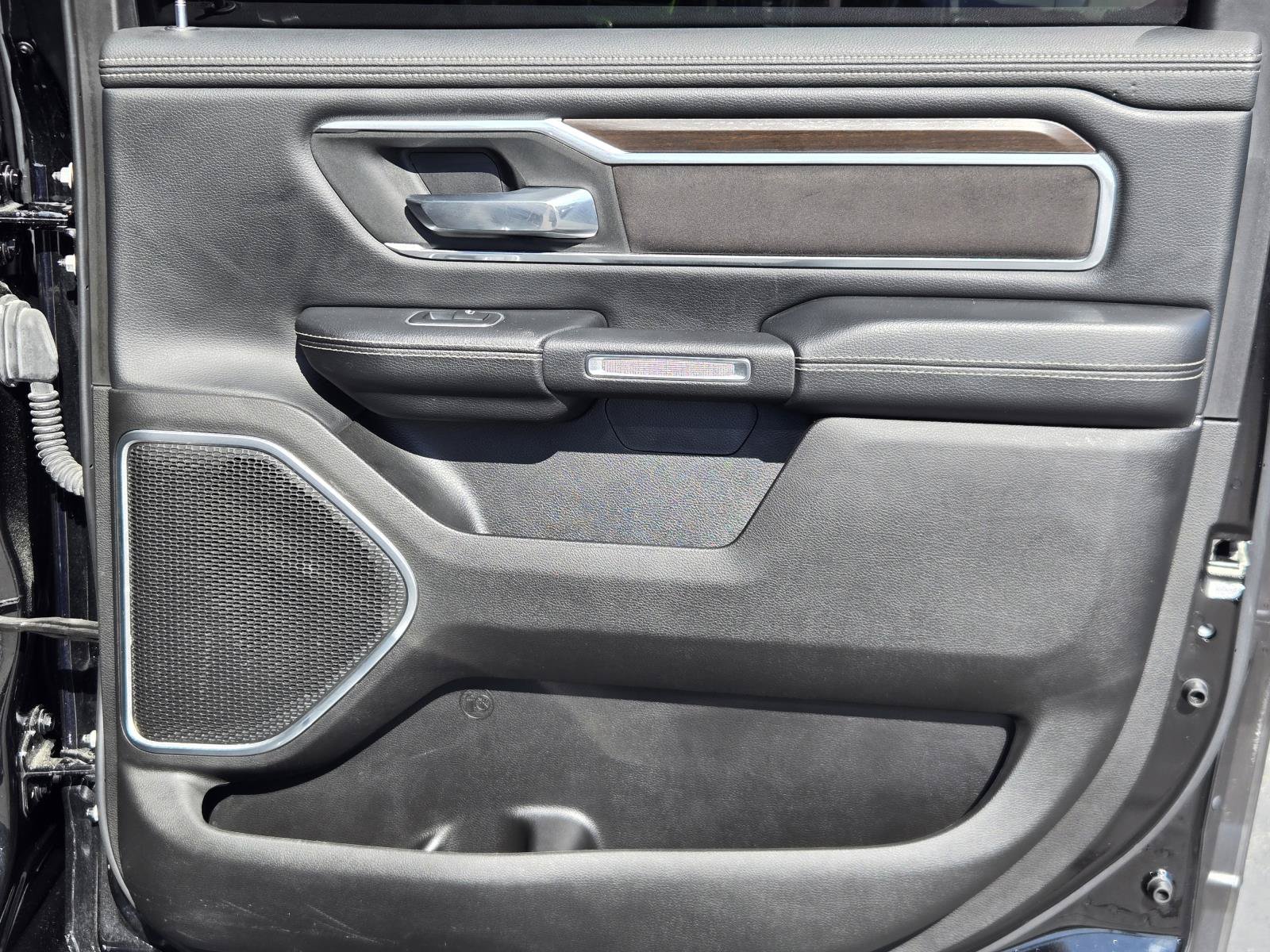 Used 2022 RAM 1500 Laramie AWD/4WD image 28