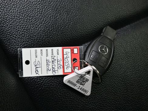 Used 2018 Mercedes-Benz Metris Passenger image 27