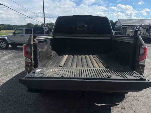 Used 2021 Nissan Titan PRO-4X w/ Pro-4x Convenience Package AWD/4WD image 13