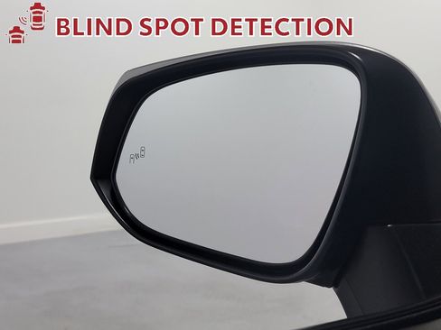 Used 2021 Toyota RAV4 XLE Premium image 11