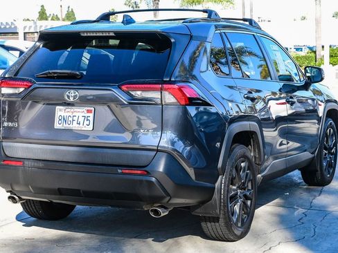 Used 2020 Toyota RAV4 XLE Premium image 5