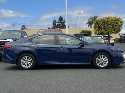 Used 2025 Toyota Camry LE FWD image 7