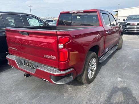 Used 2021 Chevrolet Silverado 1500 High Country w/ Technology Package AWD/4WD image 7