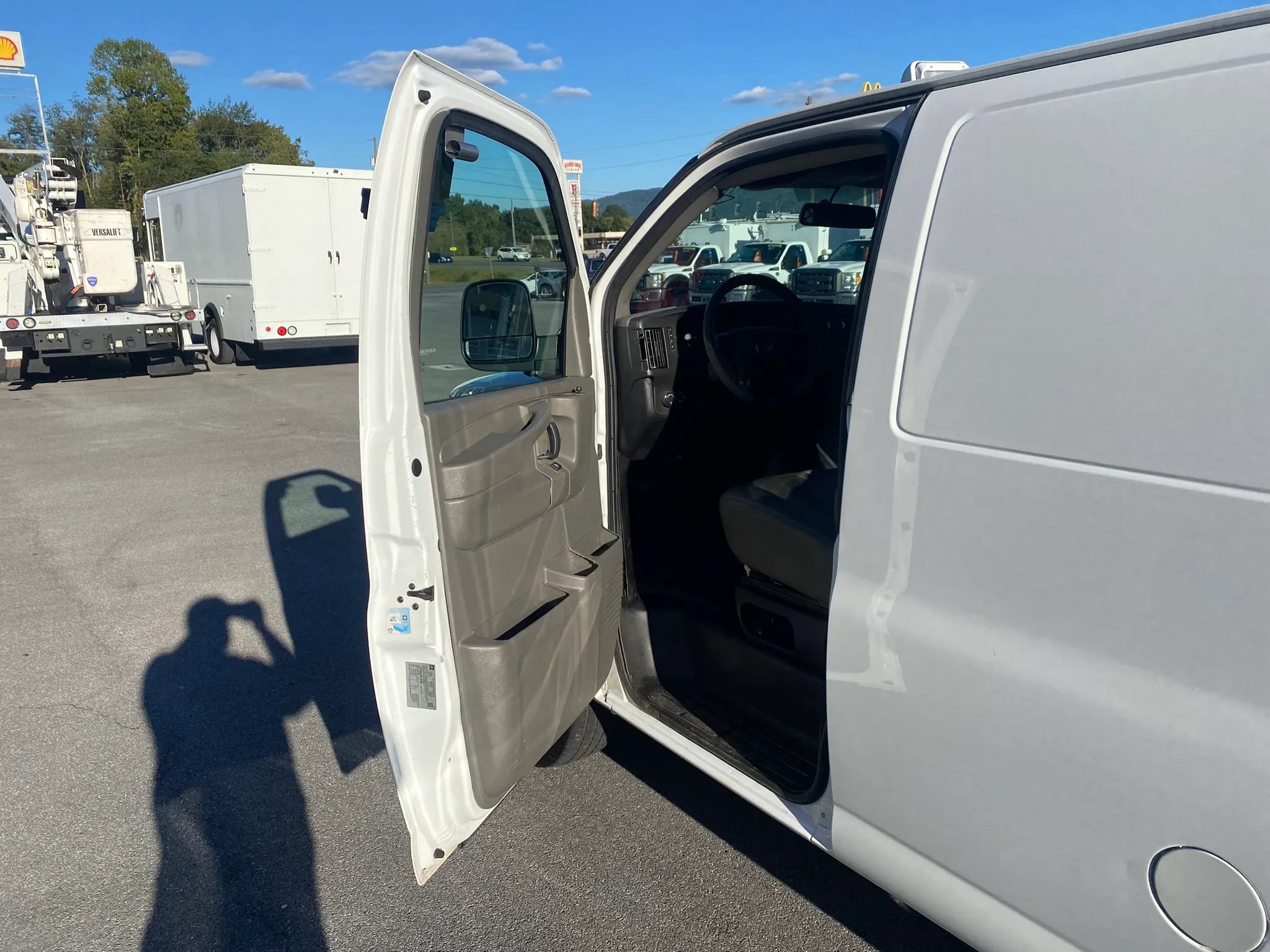 Used 2014 Chevrolet Express 1500 AWD image 7