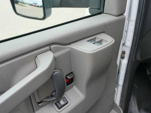 Used 2022 Chevrolet Express 3500 w/ Power Convenience Package RWD image 17