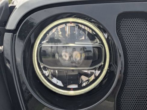Used 2021 Jeep Wrangler Unlimited Sport AWD/4WD image 12