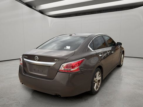 Used 2015 Nissan Altima 2.5 SV w/ Convenience Package image 5
