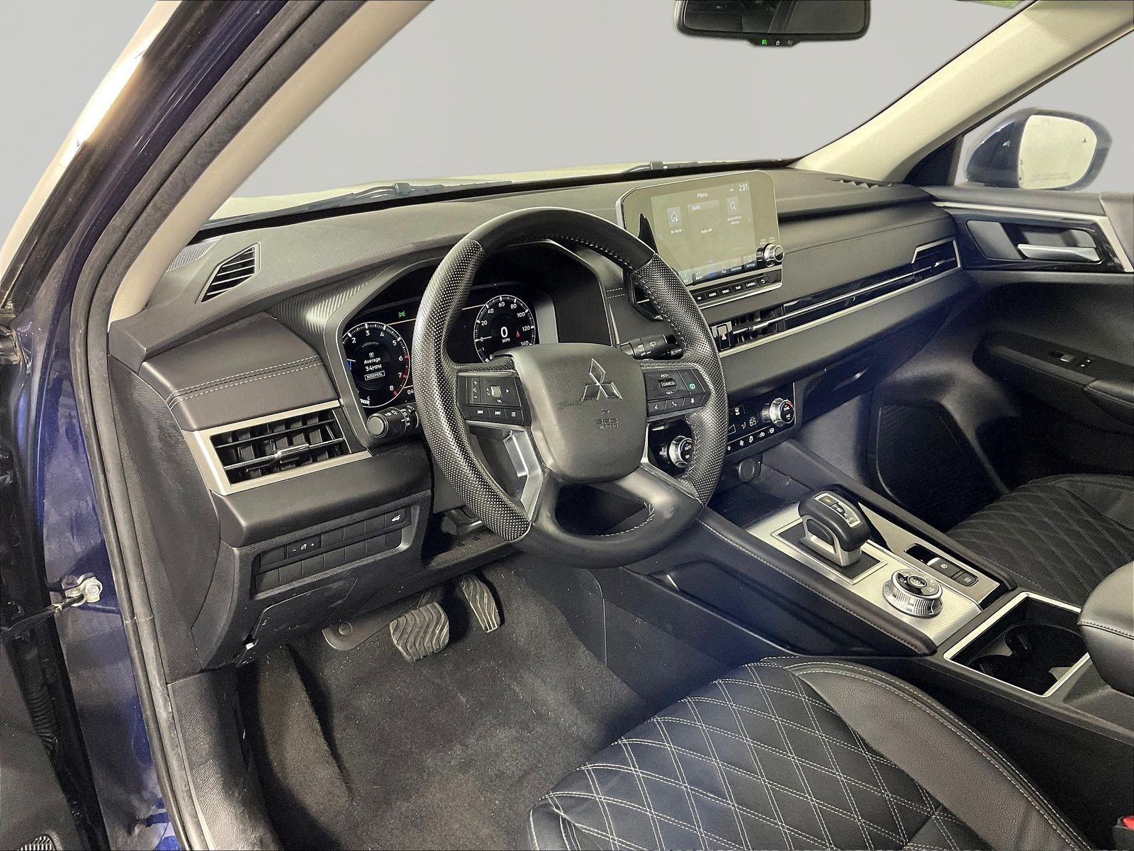 Used 2023 Mitsubishi Outlander SEL AWD/4WD image 17