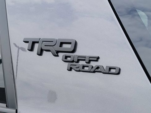 Used 2022 Toyota 4Runner TRD Off-Road Premium AWD/4WD image 15